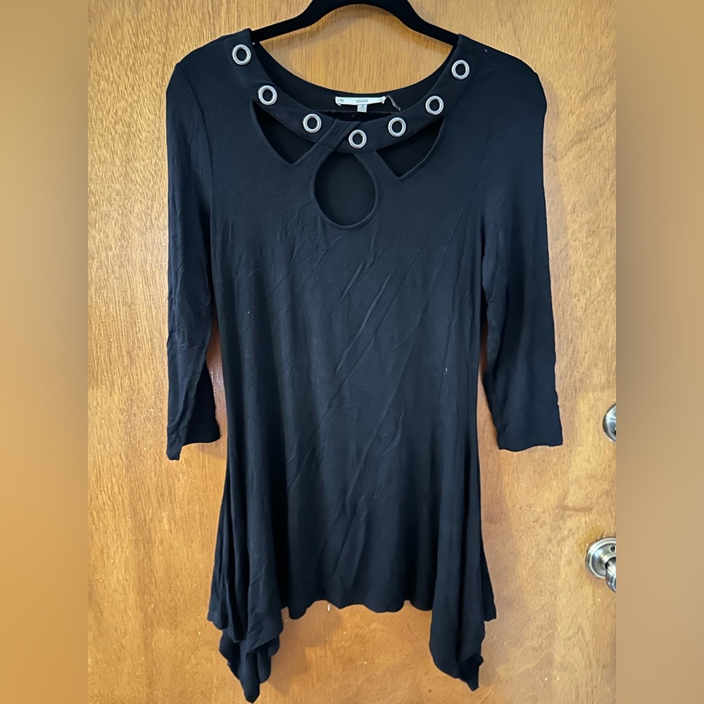 SIONI cutout detail top